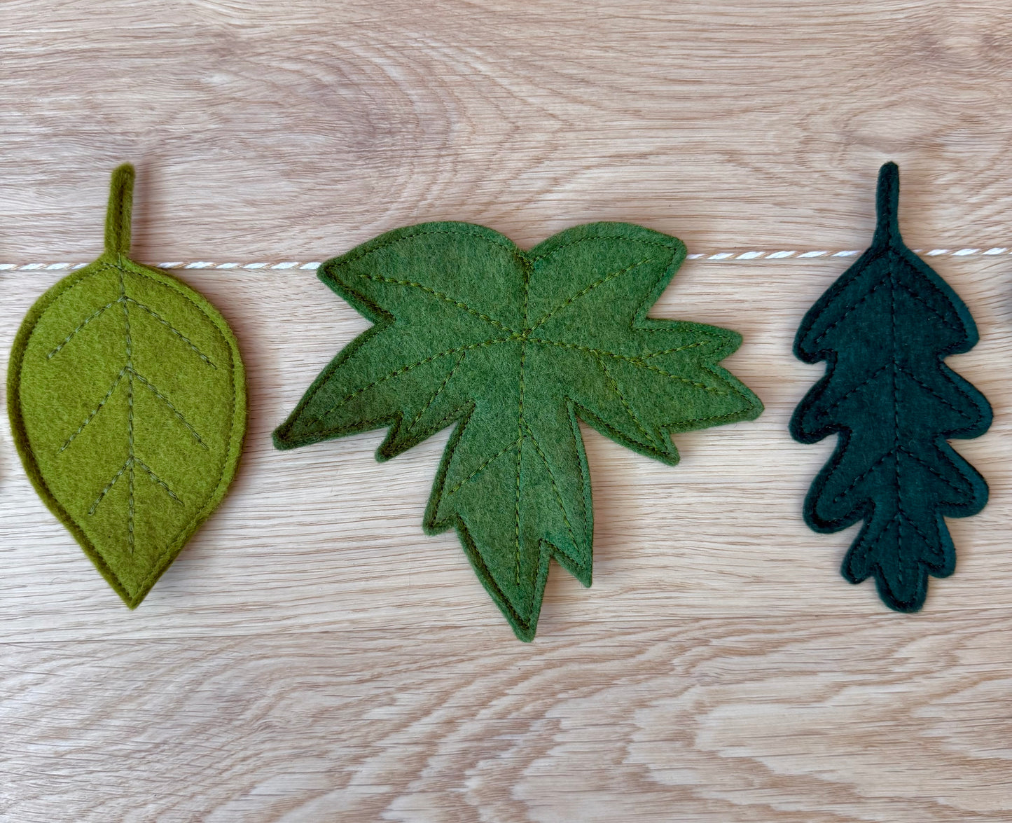 UnbeLEAFable Garland