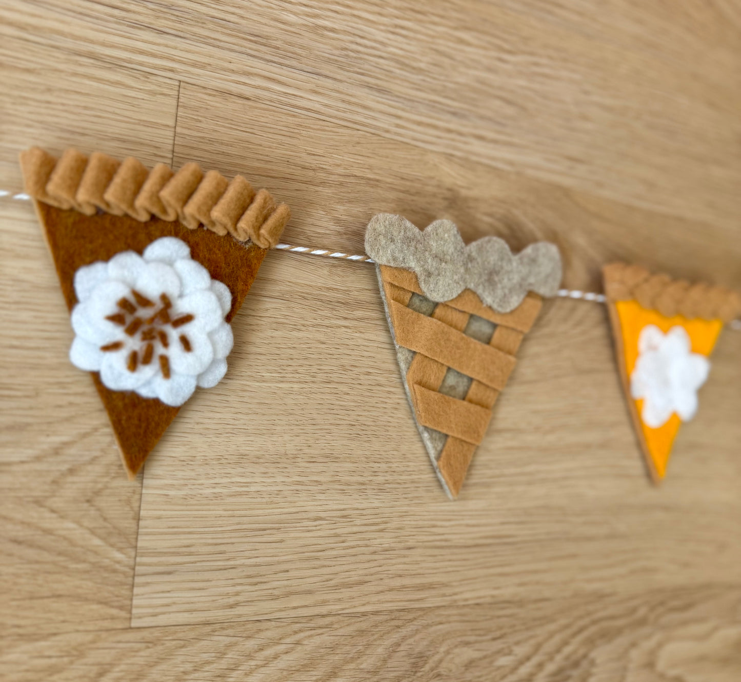 Cutie Pie Garland