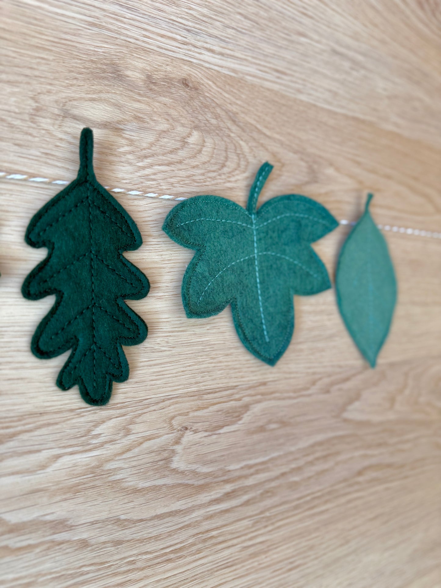 UnbeLEAFable Garland