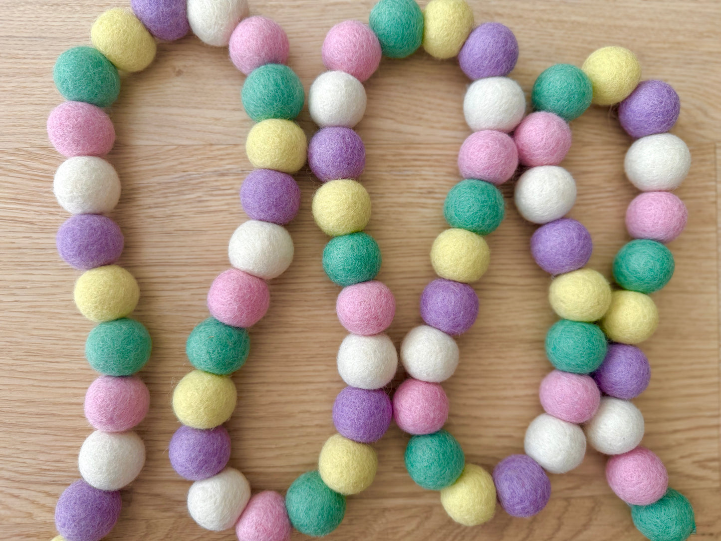 A Quick Dipin’ (Dots) Garland