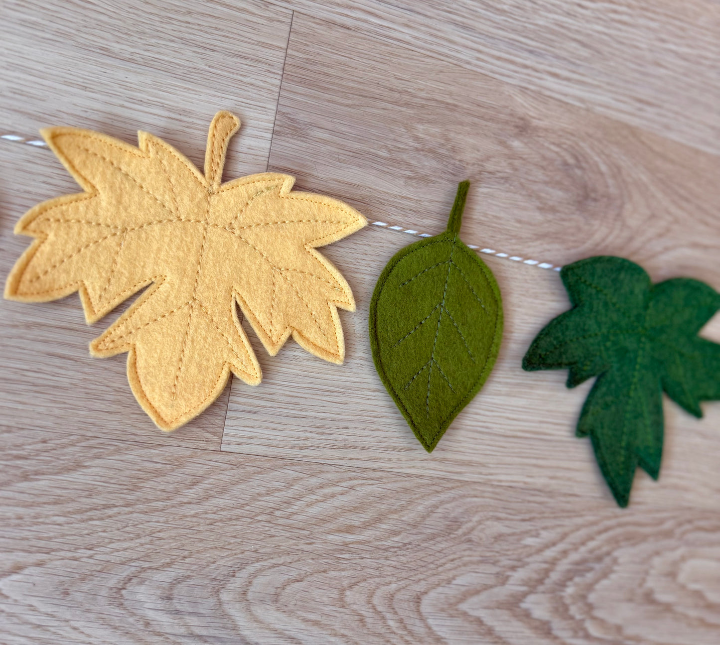 UnbeLEAFable Garland