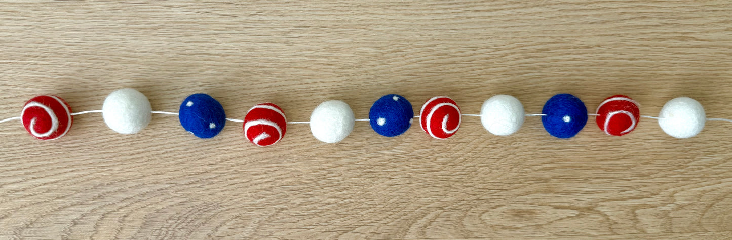 Red, Bright and Cute Garland