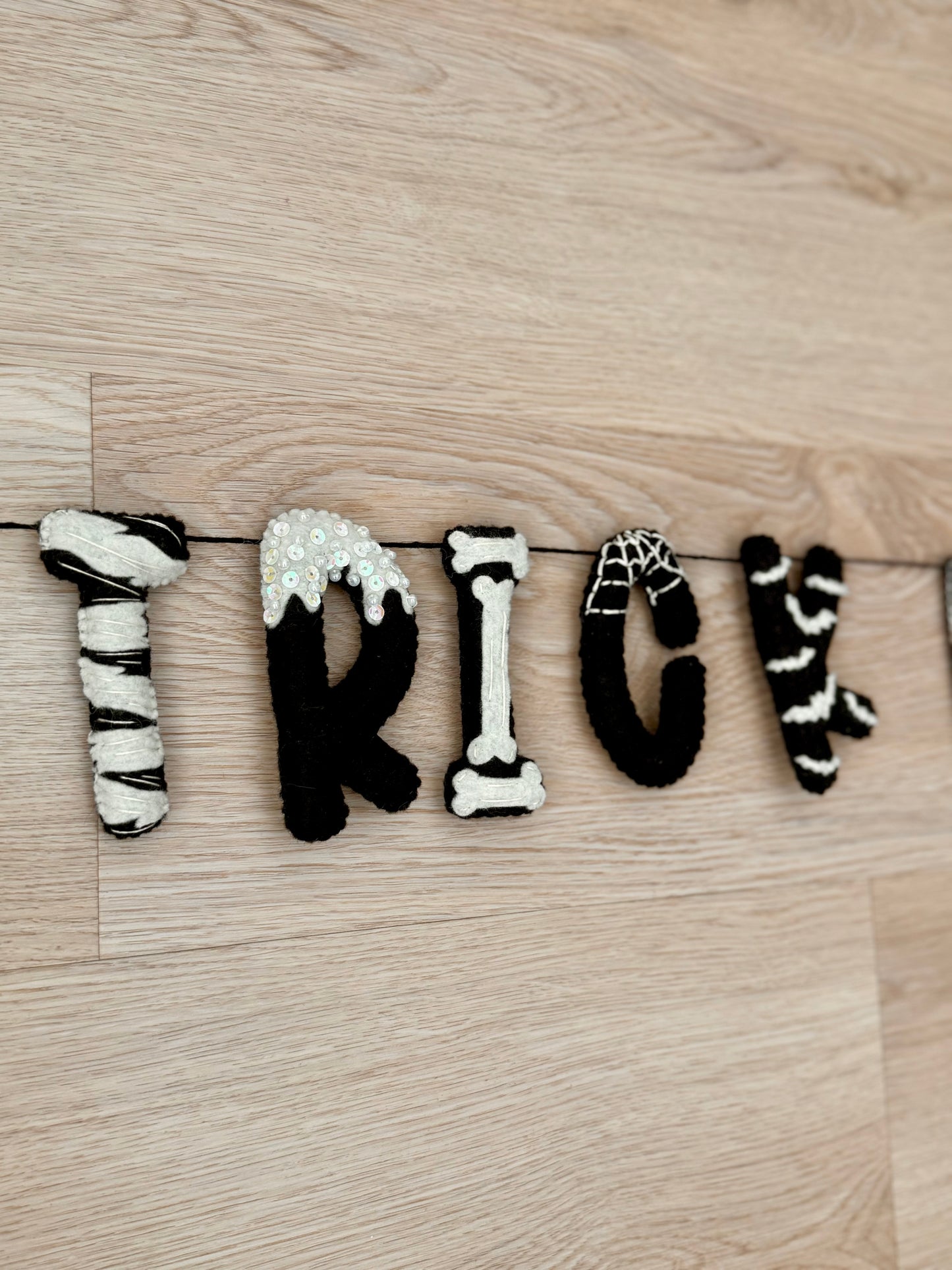 Trick or Treat Yo’ Self Garland