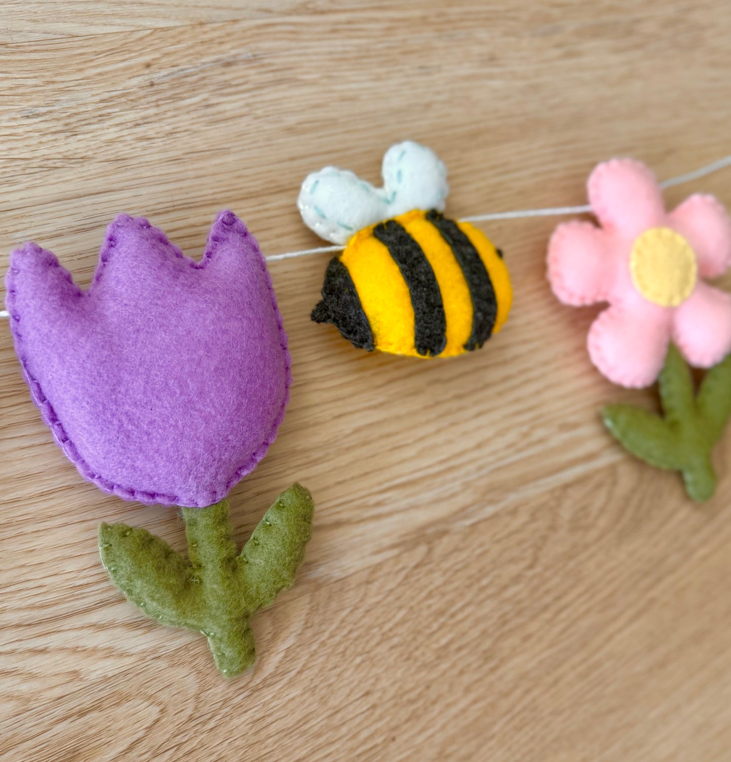 Bee-utiful Blooms Garland