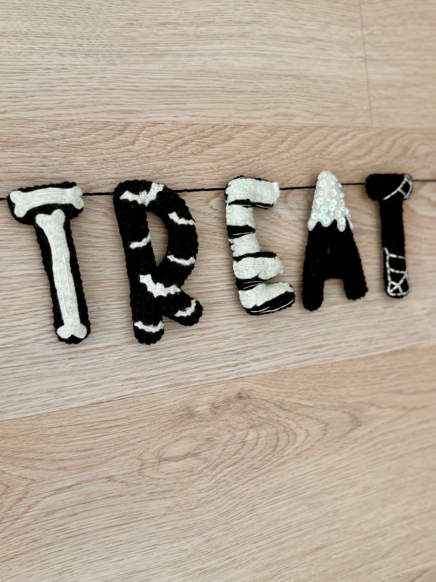 Trick or Treat Yo’ Self Garland