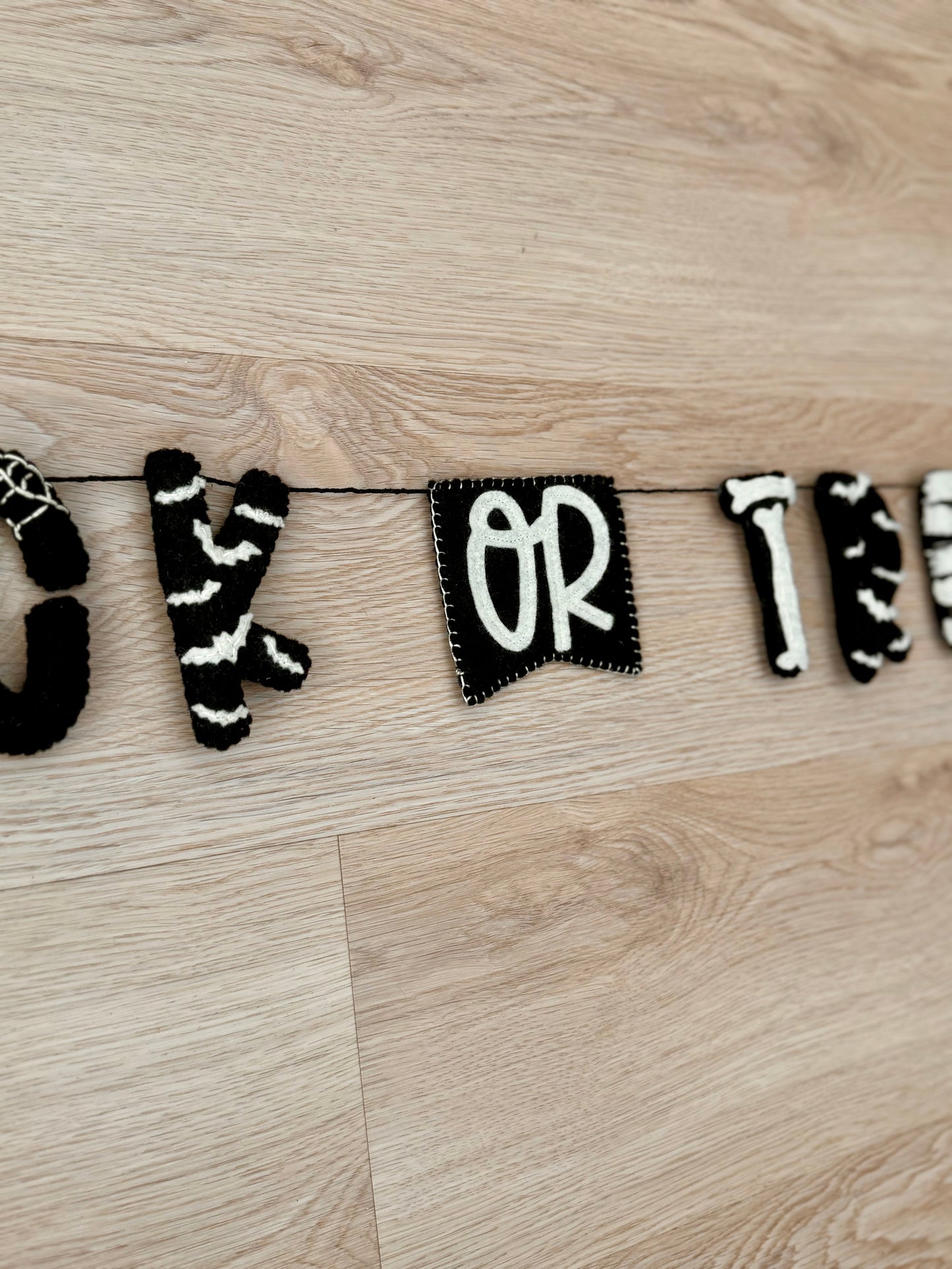 Trick or Treat Yo’ Self Garland