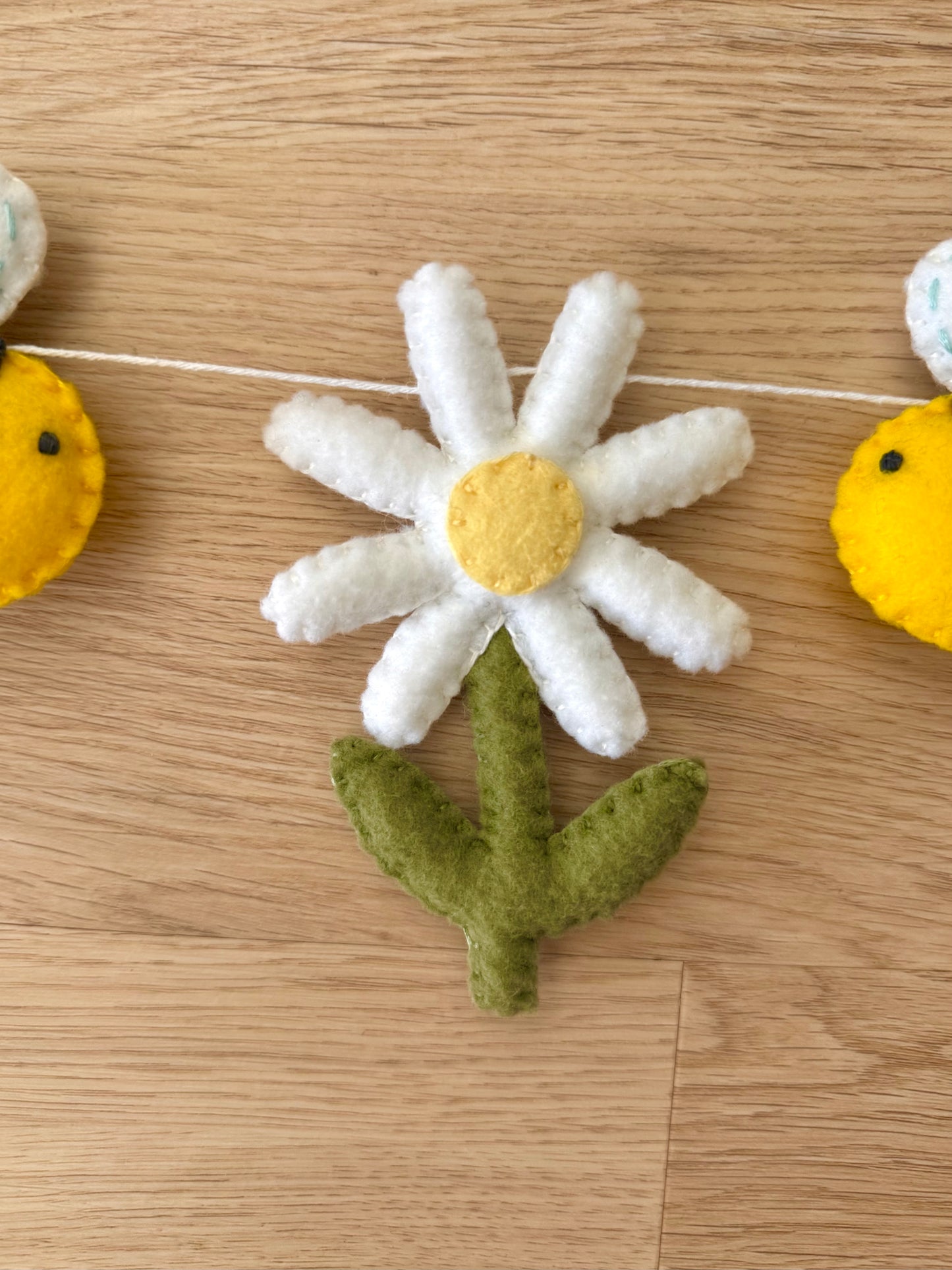 Bee-utiful Blooms Garland