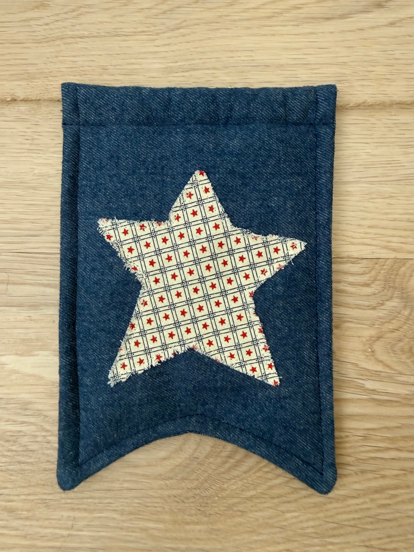 Colonial Cutie Garland