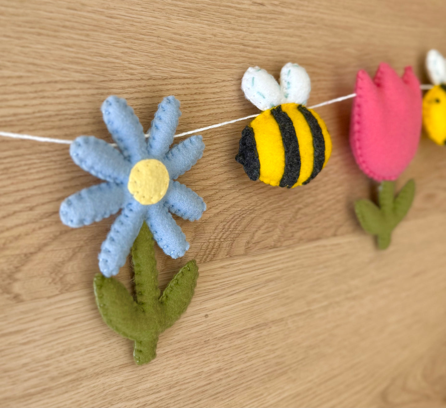 Bee-utiful Blooms Garland