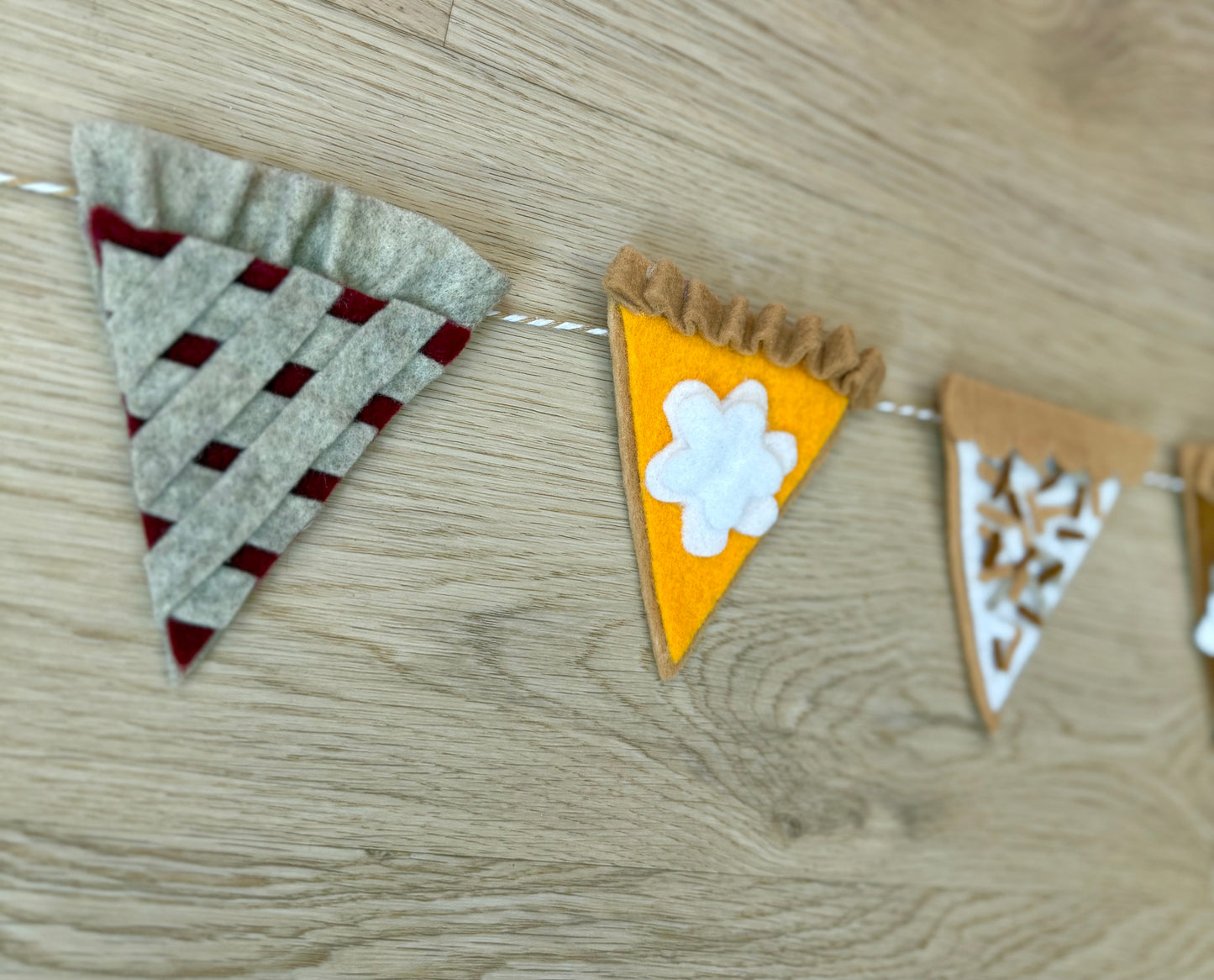Cutie Pie Garland