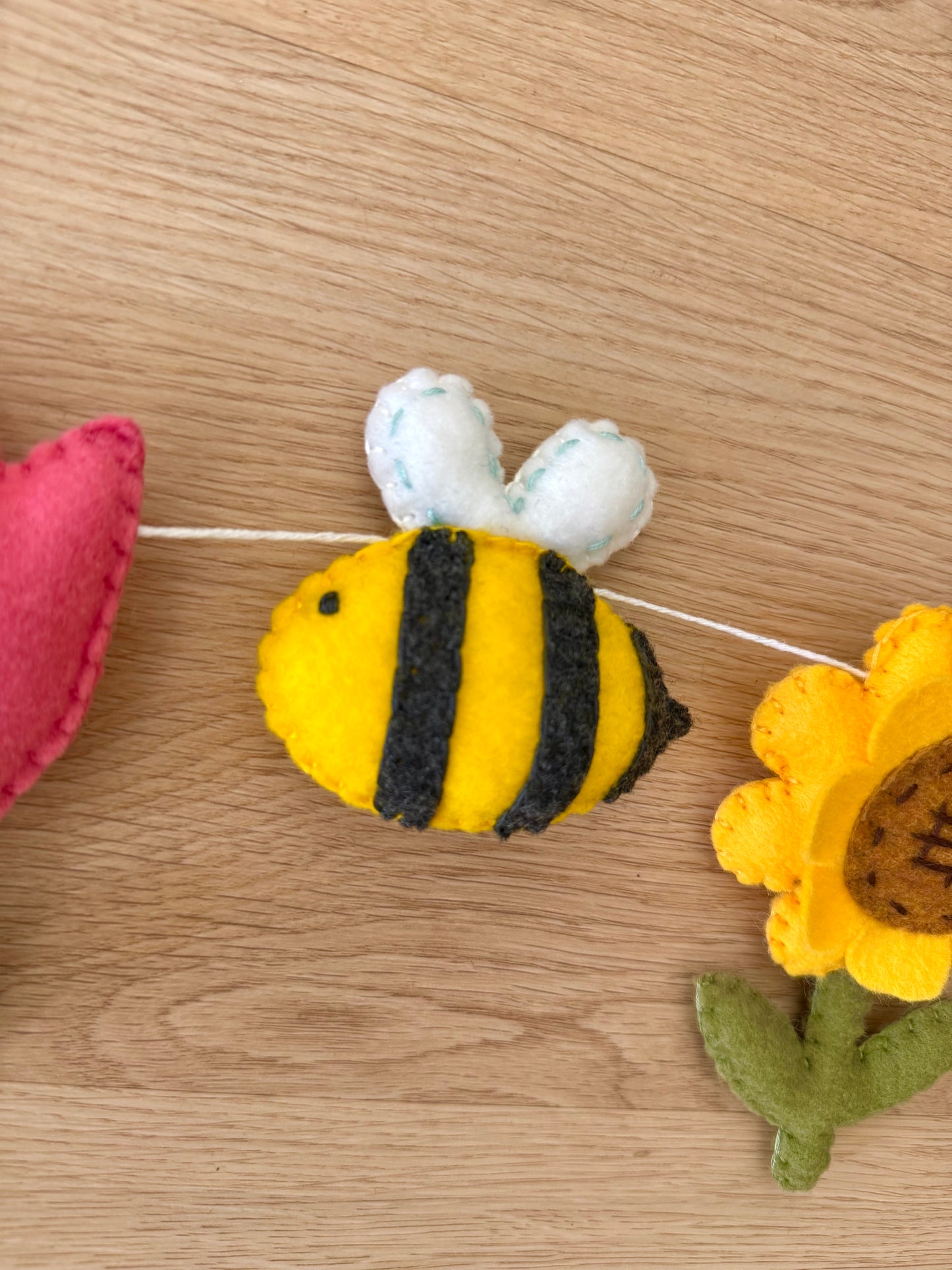 Bee-utiful Blooms Garland
