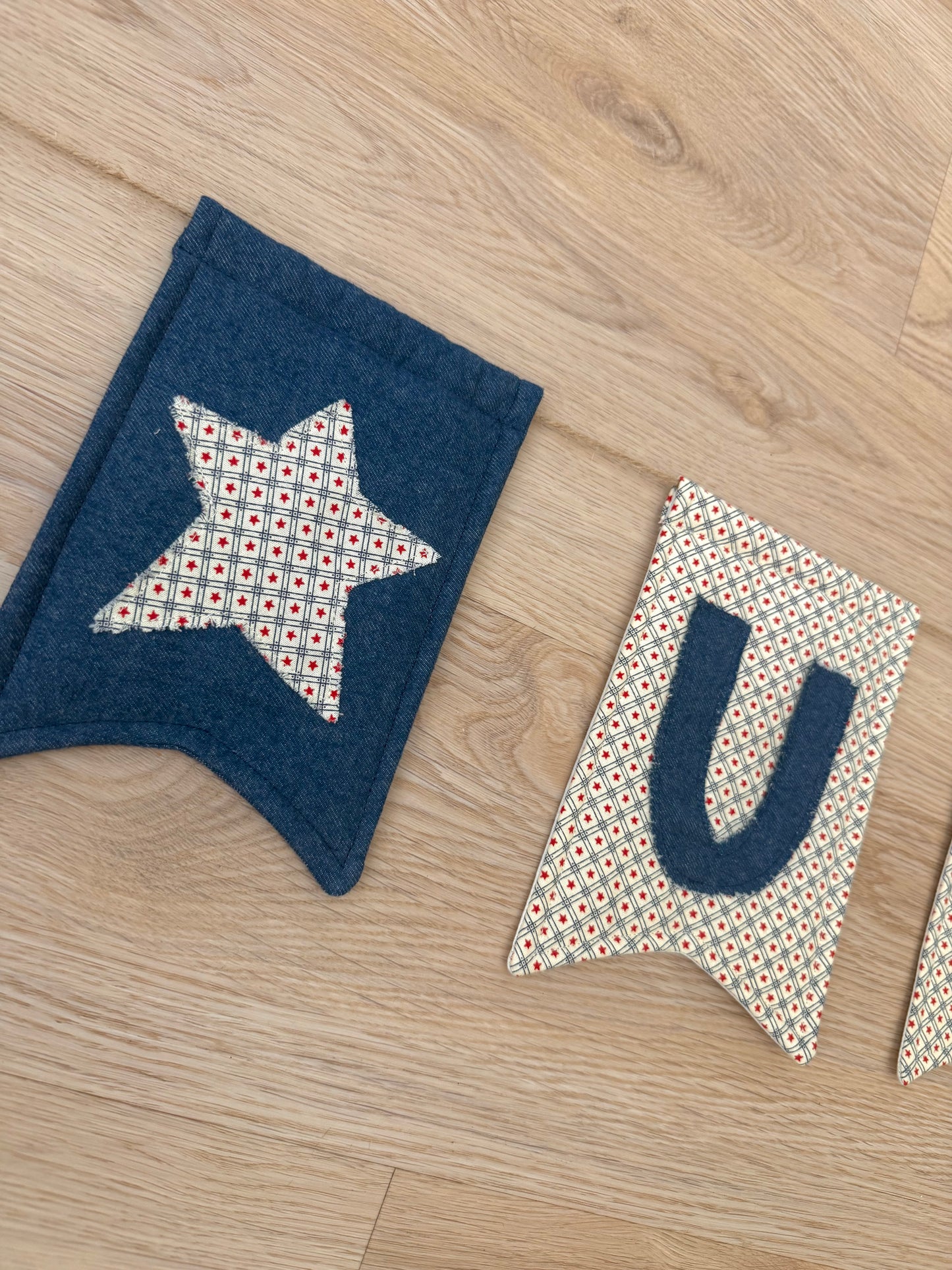 Colonial Cutie Garland