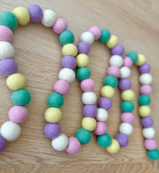 A Quick Dipin’ (Dots) Garland